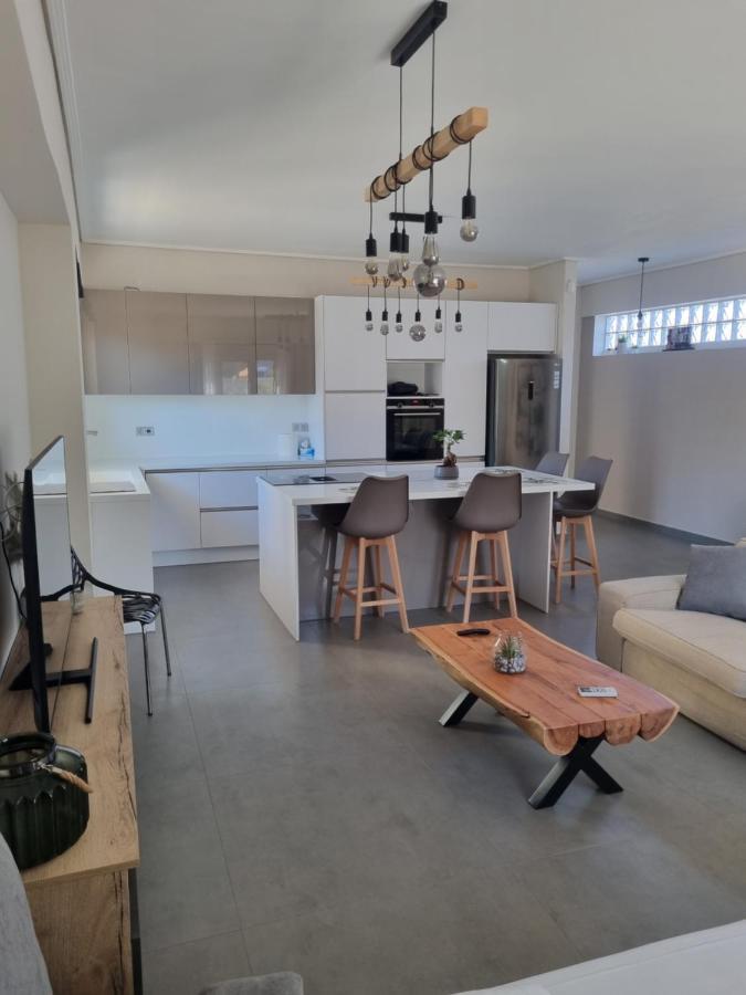 New Minimal Apartment,10' From Athens Airport Spáta Екстериор снимка